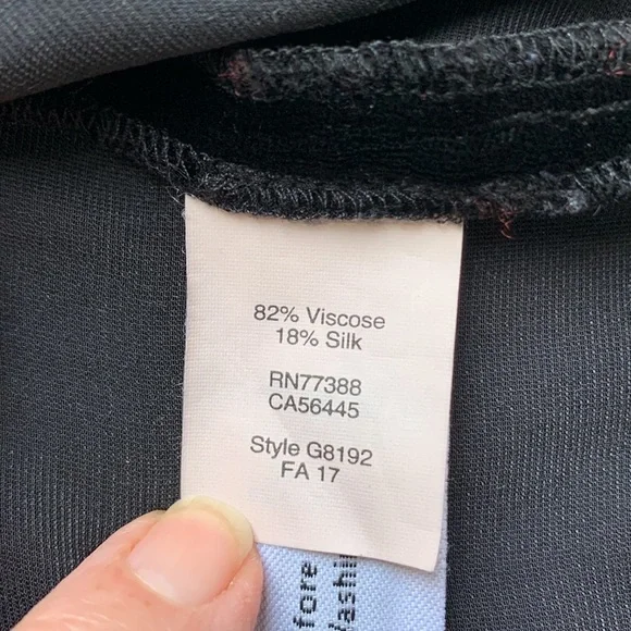 Madewell Black‎ Velvet Tulip Hemmed Top - Picture 6 of 6